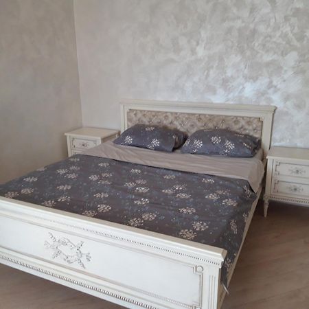 Luxury Apartment In The Center 키시나우 외부 사진
