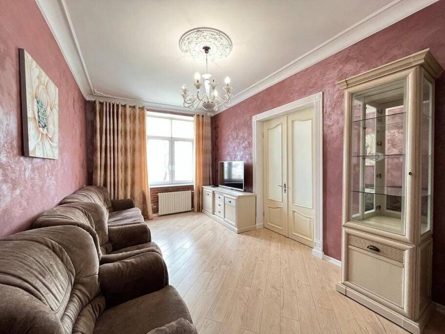 Luxury Apartment In The Center 키시나우 외부 사진